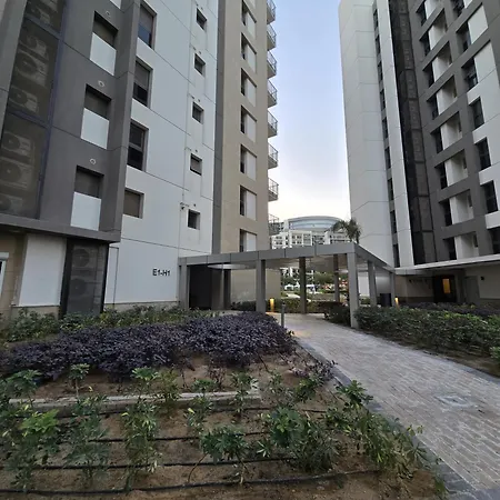 Elegant Zed Park Apartment Sheikh Zayed City Exterior photo